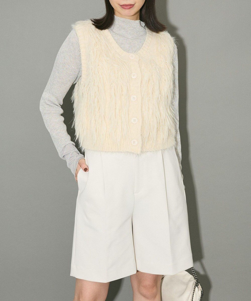 【グリーンパークス/Green Parks】のフェザーニットベスト 人気、トレンドファッション・服の通販 founy(ファニー) 　ファッション　Fashion　レディースファッション　Fashion for Women　アウター　Coat / Outerwear Collection　トップス・カットソー　Cut & Sew Tops　ニット　Knit Tops & Sweaters　ベスト&ジレ / 重ね着スタイル　Vests & Gilets　コンパクト　Compact, Small Size　ショート　Short, Short Length　シンプル　Simple, Minimal　ダウン　Down, Puffer　トレンド　Trend, Trending Now　フェザー　Feather, Feather Detail　フリンジ　Fringe, Tassel　フロント　Front, Front Design　ベスト　Vest, Waistcoat　ポケット　Pocket, Pocket Detail　A/W・秋冬　Autumn/Winter　おすすめ　Recommended / Our Picks　エレガント 上品　Elegant　 other-1|ID: prp329100004655326 ipo3291000000033668947