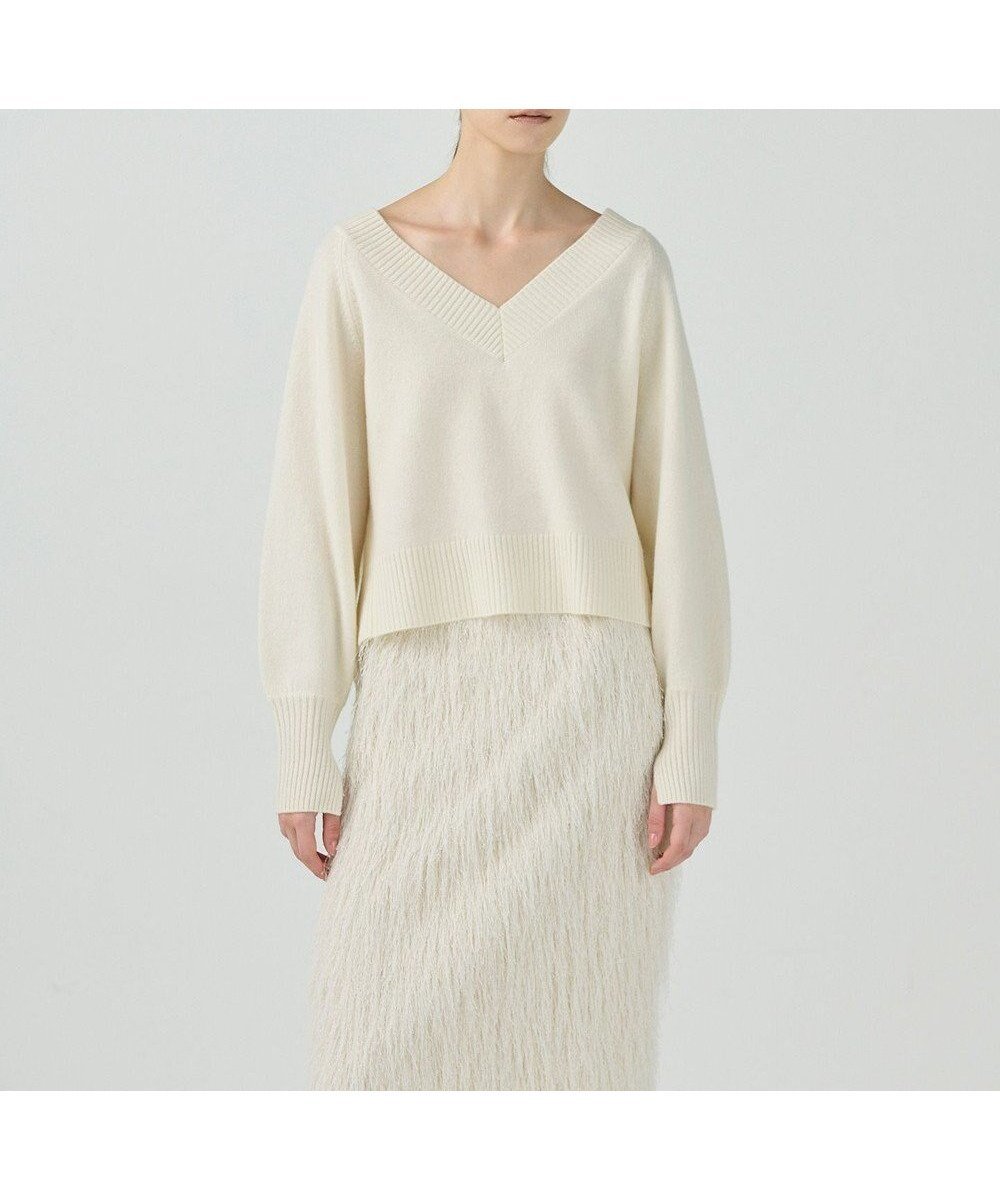 【グレース コンチネンタル/GRACE CONTINENTAL】のVネックラムニットトップ 人気、トレンドファッション・服の通販 founy(ファニー) 　ファッション　Fashion　レディースファッション　Fashion for Women　トップス・カットソー　Cut & Sew Tops　ニット　Knit Tops & Sweaters　Vネックトップス　V-Neck Tops / V-Cut Neckline Shirts　アンサンブル　Ensemble Set　カーディガン　Cardigan, Knitwear　ショルダー　Shoulder, Shoulder Strap　セーター　Sweater, Knitwear　ドロップ　Drop Shoulder, Dropped Style　夏　Summer　S/S・春夏　SS, Spring/Summer, Warm Season　A/W・秋冬　Autumn/Winter　 other-1|ID: prp329100004655356 ipo3291000000033669196