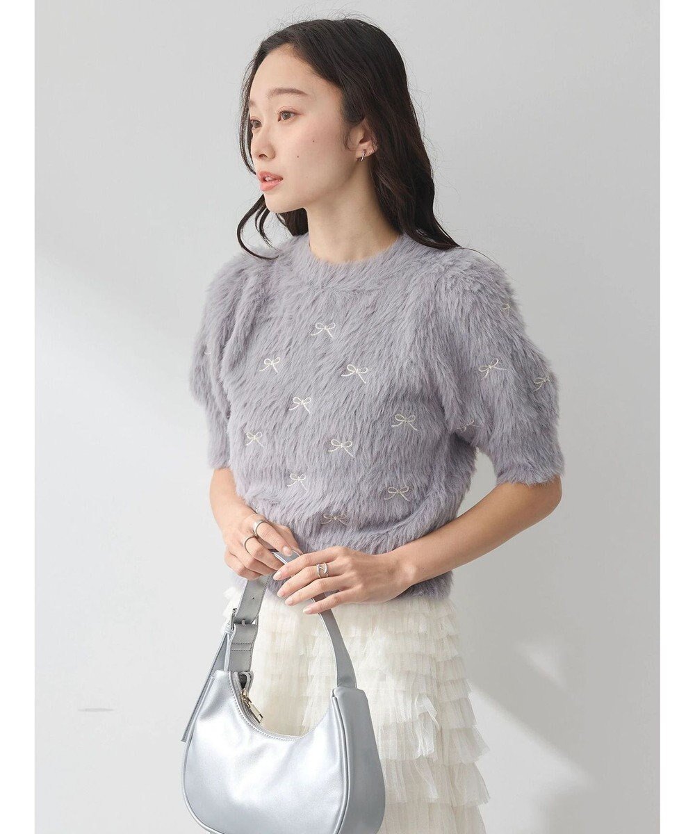 【アースミュージックアンドエコロジー/earth music&ecology】のリボン刺繍フェザーニットプルオーバー インテリア・キッズ・メンズ・レディースファッション・服の通販 founy(ファニー) ファッション Fashion レディースファッション Fashion for Women トップス・カットソー Cut & Sew Tops ニット Knit Tops & Sweaters カジュアルプルオーバー・ニットトップス Pullovers & Knit Tops / Casual Pullovers コンパクト Compact, Small Size セーター Sweater, Knitwear フェザー Feather, Feather Detail フェミニン Feminine, Girly フォルム Silhouette, Form ボトム Bottoms, Lower Wear ポケット Pocket, Pocket Detail モチーフ Motif, Design Theme リボン Ribbon, Bow A/W・秋冬 Autumn/Winter Light Gray|ID: prp329100004655379 ipo3291000000033669348
