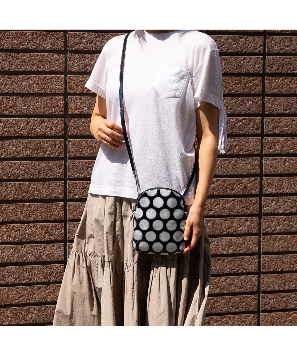 【ツモリチサト キャリー/tsumori chisato CARRY】のフルムーンドット ショルダーバッグ ミニバッグ お財布ショルダー インテリア・キッズ・メンズ・レディースファッション・服の通販 founy(ファニー) 　ファッション　Fashion　レディースファッション　Fashion for Women　ミニ財布・二つ折り財布　Wallets & Card Cases　ショルダー　Shoulder, Shoulder Strap　ドット　Polka Dot, Dot Pattern　財布　Wallet, Purse　シルバー|ID: prp329100004655525 ipo3291000000033671275
