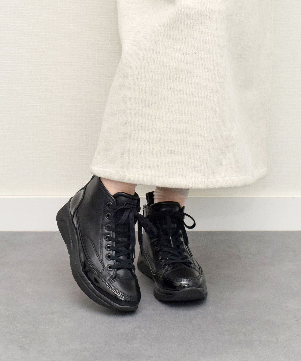 【インター ショシュール/INTER-CHAUSSURES】の【BUSSOLA】撥水サイドジップハイカットスニーカー インテリア・キッズ・メンズ・レディースファッション・服の通販 founy(ファニー) 　ファッション　Fashion　レディースファッション　Fashion for Women　抗菌　Antibacterial, Bacteria-Resistant　シューズ　Shoes, Footwear　スニーカー　Sneakers, Trainers　バランス　Balance, Style Balance　ライニング　Inner Lining, Inner Fabric, Lined　ラバー　Rubber, Rubber Sole　ブラック|ID: prp329100004655831 ipo3291000000033674913
