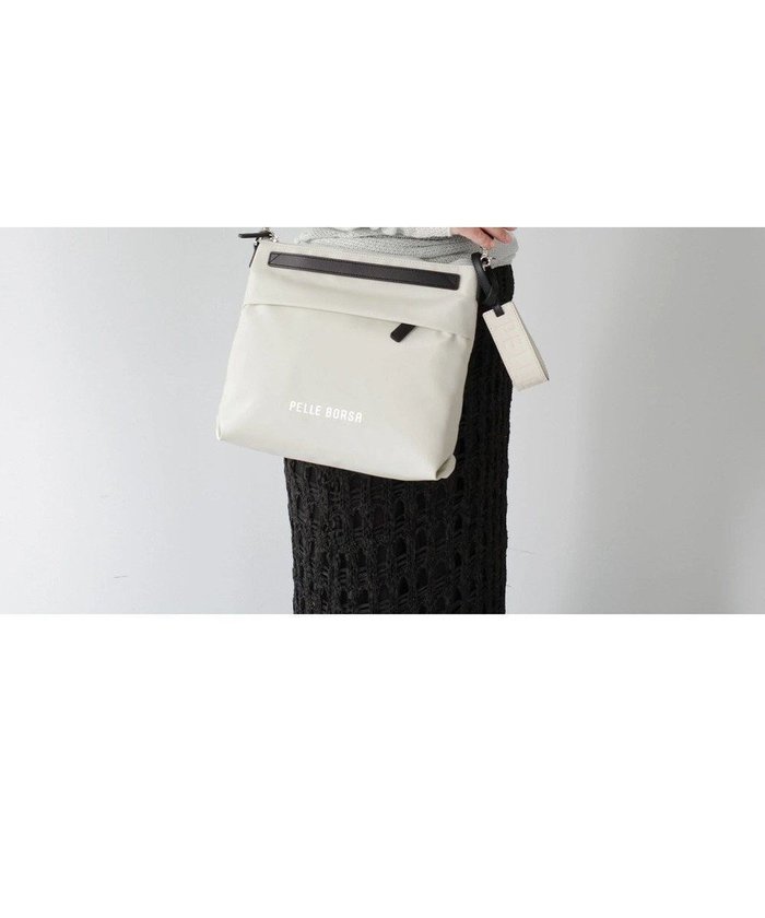 【ペレボルサ/PELLE BORSA】のミドルサイズショルダー Cheers チアーズ 4685 インテリア・キッズ・メンズ・レディースファッション・服の通販 founy(ファニー) https://founy.com/ ファッション Fashion レディースファッション Fashion for Women 抗菌 Antibacterial, Bacteria-Resistant ショルダー Shoulder, Shoulder Strap シルバー Silver, Metallic Silver スマート Smart, Elegant 財布 Wallet, Purse プリント Print, Printed Pattern ポケット Pocket, Pocket Detail おすすめ Recommended / Our Picks エレガント 上品 Elegant |ID: prp329100004655912 ipo3291000000033675955