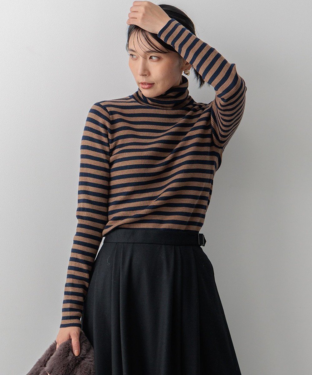 【23区/NIJYUSANKU】の【Oggi1月号/CLASSY.11月号掲載】ウーステッドウール リブタートルネック ニット インテリア・キッズ・メンズ・レディースファッション・服の通販 founy(ファニー) 　雑誌掲載アイテム　Magazine Picks & Fashion Features　ファッション雑誌　Fashion Magazines　オッジ　Oggi　クラッシィ　CLASSY.　ファッション　Fashion　レディースファッション　Fashion for Women　トップス・カットソー　Cut & Sew Tops　ニット　Knit Tops & Sweaters　タートルネック・ハイネックトップス　Turtlenecks & High-Neck Tops　1月号　January Issue　イエロー　Yellow　イタリア　Italy　11月号　November Issue　スリット　Slit, Slit Detail　セーター　Sweater, Knitwear　雑誌　Magazine, Fashion Magazine　ボーダー　Border, Stripe　無地　Plain, Solid Color　ワイド　Wide, Wide Fit　A/W・秋冬　Autumn/Winter　冬　Winter / This Winter　おすすめ　Recommended / Our Picks　2024年　2024　2024-2025秋冬・A/W　Autumn/Winter 2024–25 AW24–25　キャメル×ネイビー|ID: prp329100004656027 ipo3291000000033676960