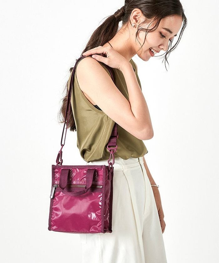 【レスポートサック/LeSportsac】のMINI N/S TOTE/パープルベリーシャイン インテリア・キッズ・メンズ・レディースファッション・服の通販 founy(ファニー) https://founy.com/ ファッション Fashion レディースファッション Fashion for Women バッグ Bags アウトドア Outdoor Clothing コレクション Collection, Seasonal Line 軽量 Lightweight, Ultra Light ショルダー Shoulder, Shoulder Strap スクエア Square, Square Shape スマート Smart, Elegant 財布 Wallet, Purse プリント Print, Printed Pattern ポケット Pocket, Pocket Detail ポーチ Pouch, Small Case おすすめ Recommended / Our Picks 旅行 Travel エレガント 上品 Elegant |ID: prp329100004656065 ipo3291000000033677400