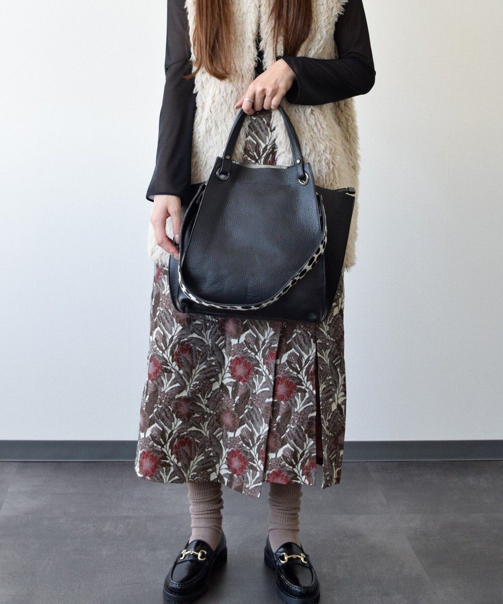 【インター ショシュール/INTER-CHAUSSURES】の【RIPANI】レザーハンドバッグ インテリア・キッズ・メンズ・レディースファッション・服の通販 founy(ファニー) 　ファッション　Fashion　レディースファッション　Fashion for Women　バッグ　Bags　イタリア　Italy　コレクション　Collection, Seasonal Line　シンプル　Simple, Minimal　ベーシック　Basic, Essential　ラップ　Wrap, Wrap Design　ブラック|ID: prp329100004656420 ipo3291000000033680778