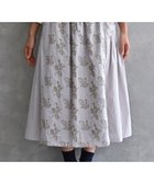 【ムーク/muuc】の〈コットン100%〉〈綿ローン生地〉〈ふんわり柔らかな肌触り〉梅小花刺繍 ギャザースカート ライトグレー|ID: prp329100004656531 ipo3291000000033681902