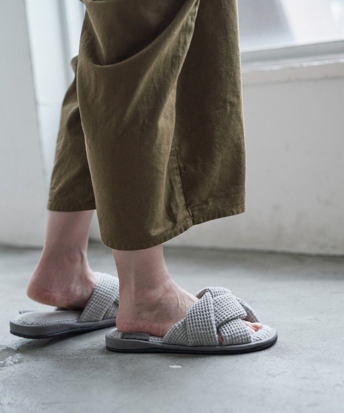 【ルームアンドスプール/LOOM&SPOOL】のワッフルスリッパ インテリア・キッズ・メンズ・レディースファッション・服の通販 founy(ファニー) https://founy.com/ ファッション Fashion レディースファッション Fashion for Women クッション Cushion, Throw Pillow シューズ Shoes, Footwear スリッパ Slippers, Room Shoes ワッフル Waffle, Waffle Knit |ID: prp329100004656579 ipo3291000000033682264