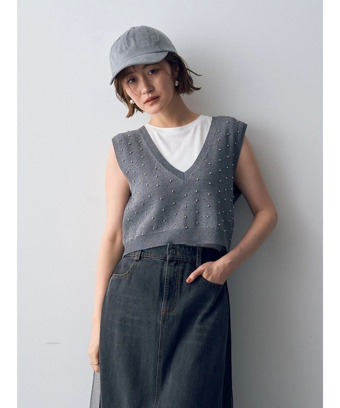 【イェッカ ヴェッカ/YECCA VECCA】のメタルドットベスト インテリア・キッズ・メンズ・レディースファッション・服の通販 founy(ファニー) https://founy.com/ ファッション Fashion レディースファッション Fashion for Women アウター Coat / Outerwear Collection トップス・カットソー Cut & Sew Tops ベスト&ジレ / 重ね着スタイル Vests & Gilets コンパクト Compact, Small Size ショート Short, Short Length ドット Polka Dot, Dot Pattern フォルム Silhouette, Form ベスト Vest, Waistcoat ポケット Pocket, Pocket Detail メタル Metal, Metal Parts ラウンド Round, Round Neck A/W・秋冬 Autumn/Winter 鹿の子 Piqué, Kanoko Fabric |ID: prp329100004656594 ipo3291000000033682479