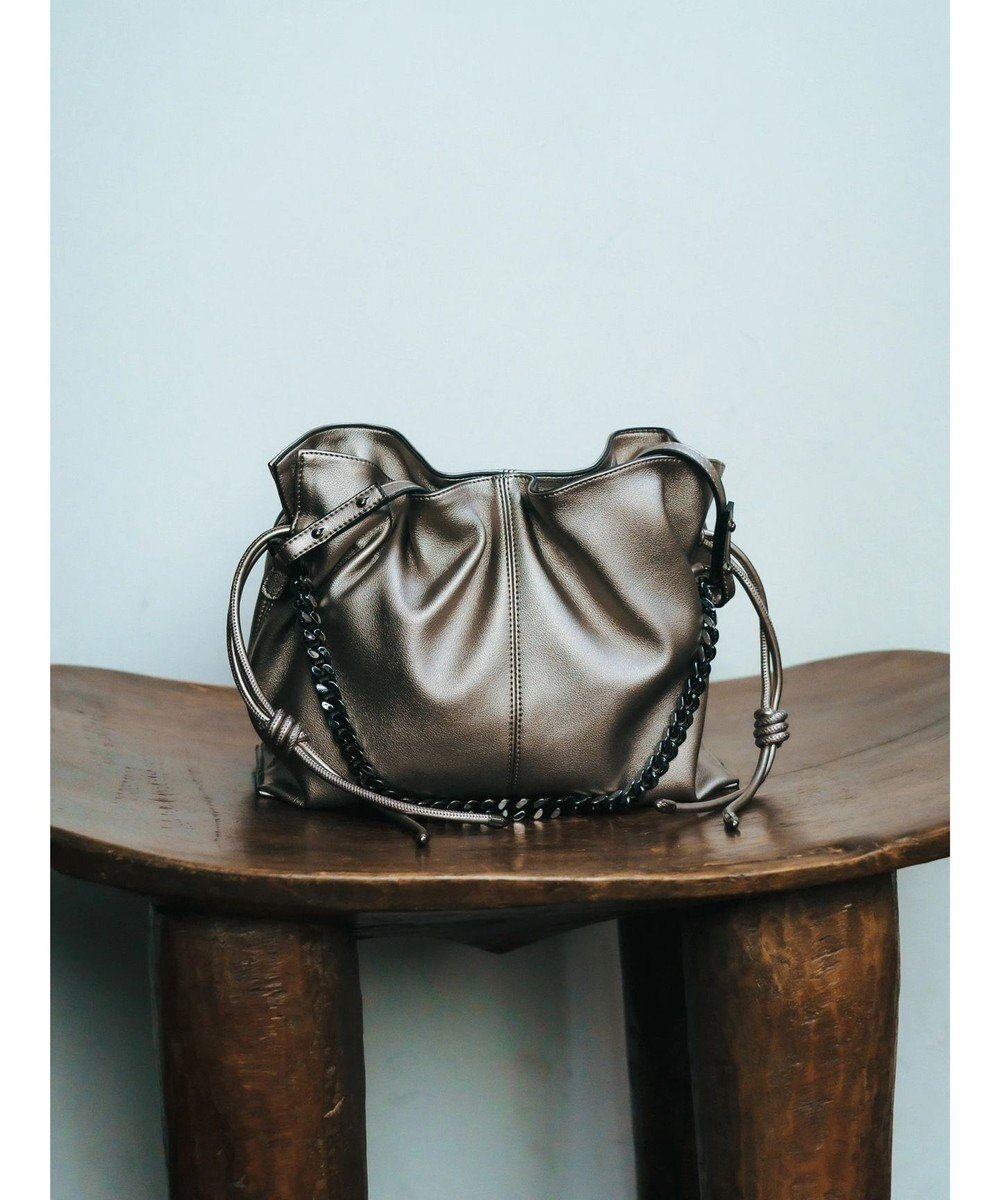【イェッカ ヴェッカ/YECCA VECCA】の【CLASSY.掲載】2wayチェーンギャザーバッグ インテリア・キッズ・メンズ・レディースファッション・服の通販 founy(ファニー) 　雑誌掲載アイテム　Magazine Picks & Fashion Features　ファッション雑誌　Fashion Magazines　クラッシィ　CLASSY.　ファッション　Fashion　レディースファッション　Fashion for Women　バッグ　Bags　おすすめ　Recommended / Our Picks　ギャザー　Gathered, Ruffled　クール　Cool, Chic　ショルダー　Shoulder, Shoulder Strap　チェーン　Chain, Chain Strap　雑誌　Magazine, Fashion Magazine　Dark Silver|ID: prp329100004656598 ipo3291000000033682532