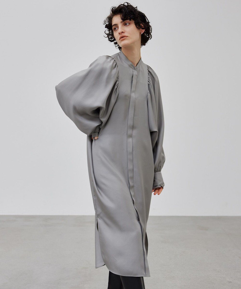 【ベイジ,/BEIGE,】の【洗える】LISERONS / シルクパフワンピース インテリア・キッズ・メンズ・レディースファッション・服の通販 founy(ファニー) 　ファッション　Fashion　レディースファッション　Fashion for Women　ワンピース　Dresses　ギャザー　Gathered, Ruffled　シルク　Silk, 100% Silk　ストレート　Straight, Straight Cut　トレンド　Trend, Trending Now　ドレス　Dress, One-Piece　ロング　Long, Long-Length　ビジネス 仕事 通勤　Business / Work / Commuting　洗える　Machine Washable　A/W・秋冬　Autumn/Winter　L Gray|ID: prp329100004656655 ipo3291000000033683140