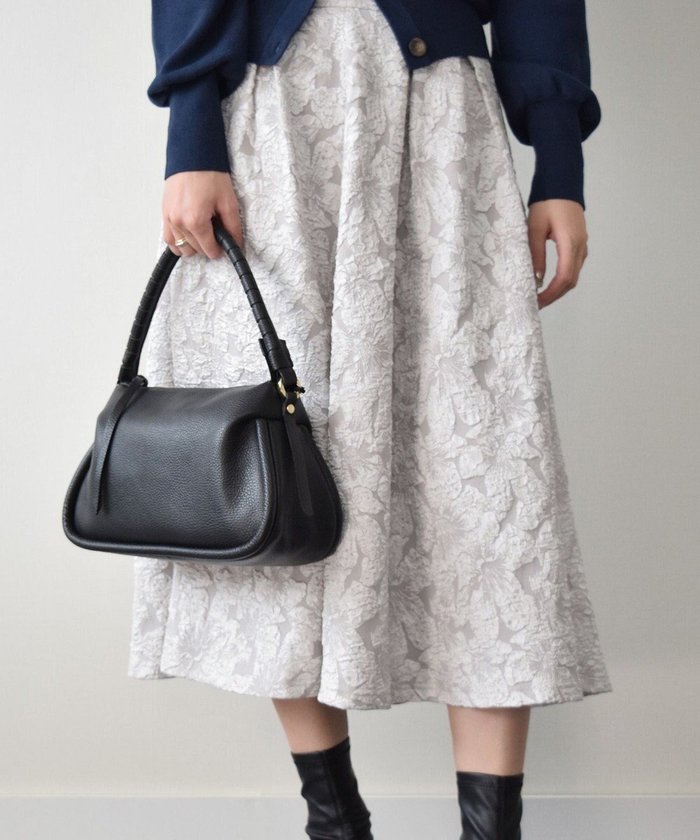 【インター ショシュール/INTER-CHAUSSURES】の【LORISTELLA】ミディアムサイズシュリンクレザーバッグ インテリア・キッズ・メンズ・レディースファッション・服の通販 founy(ファニー) https://founy.com/ ファッション Fashion レディースファッション Fashion for Women バッグ Bags イタリア Italy スタイリッシュ Stylish, Fashionable パターン Pattern, Design Print ファブリック Fabric, Textile フェミニン Feminine, Girly フォルム Silhouette, Form ベーシック Basic, Essential モダン Modern, Contemporary 人気 Popular, Best Seller |ID: prp329100004656715 ipo3291000000033683653