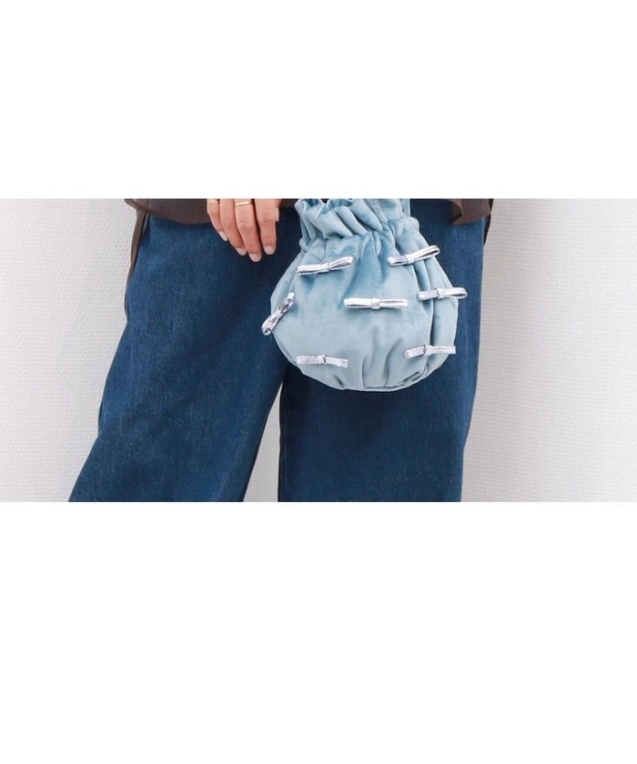 【アンビリオン/UNBILLION】のカシュカシュ cachecache / メタリックリボンベロア巾着バッグ インテリア・キッズ・メンズ・レディースファッション・服の通販 founy(ファニー) https://founy.com/ ファッション Fashion レディースファッション Fashion for Women トップス・カットソー Cut & Sew Tops ベロアトップス Velour Tops / Velvet-Look Items バッグ Bags カラフル Colorful Design 巾着 Drawstring Bag, Kinchaku ショルダー Shoulder, Shoulder Strap トレンド Trend, Trending Now ハンド Hand, Handmade ベロア Velour, Soft Velvet ポケット Pocket, Pocket Detail ミックス Mix, Mixed Style メタリック Metallic, Shiny Finish モチーフ Motif, Design Theme リボン Ribbon, Bow 再入荷 Restock / Back in Stock |ID: prp329100004656768 ipo3291000000033684255
