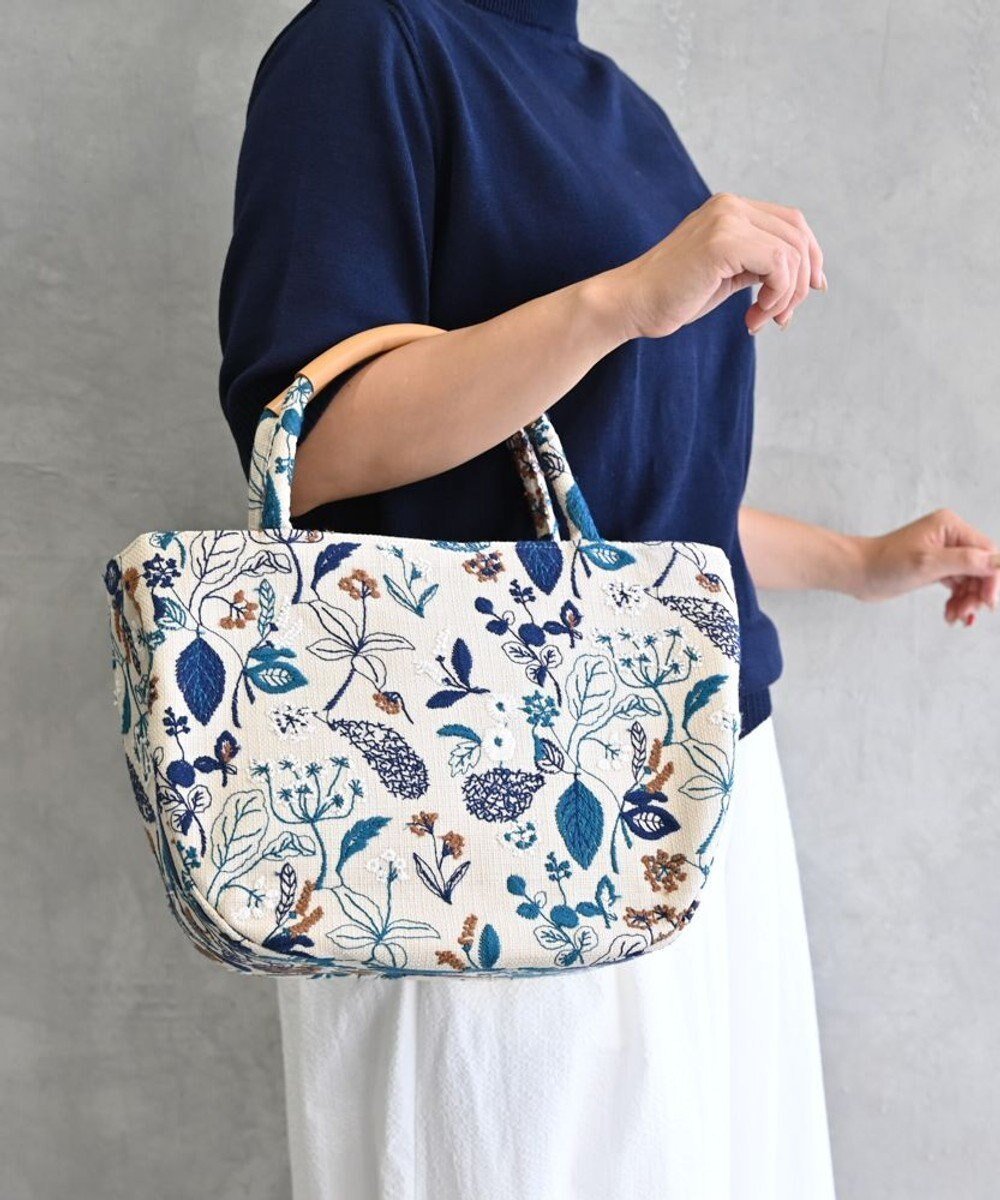 【アンドウール/AND WOOL】の筆記帳刺繍の半円バッグ 人気、トレンドファッション・服の通販 founy(ファニー)  ファッション Fashion レディースファッション Fashion for Women バッグ Bags ポケット Pocket, Pocket Detail モチーフ Motif, Design Theme 再入荷 Restock / Back in Stock  other-1|ID: prp329100004657306 ipo3291000000034276898