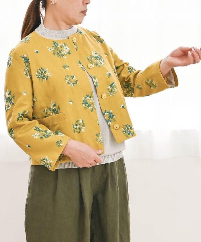 【ムーク/muuc】の〈コットン×リネン〉〈高品質なドライタッチ生地〉〈遠州織物の工場で織られた上質なコットン生地〉野小花刺繍 ノーカラージャケット インテリア・キッズ・メンズ・レディースファッション・服の通販 founy(ファニー) https://founy.com/ ファッション Fashion レディースファッション Fashion for Women アウター Coat / Outerwear Collection レディースジャケット・軽アウター Jackets ノーカラージャケット / シンプル上品コーデ Collarless Jackets キャンバス Canvas, Canvas Fabric ショート Short, Short Length シンプル Simple, Minimal ジャケット Jacket, Outerwear 定番 Standard, Basic Item 手編み Hand-Knitted, Handmade Knit 人気 Popular, Best Seller パターン Pattern, Design Print リネン Linen, Linen Fabric A/W・秋冬 Autumn/Winter S/S・春夏 SS, Spring/Summer, Warm Season 再入荷 Restock / Back in Stock 夏 Summer エレガント 上品 Elegant |ID: prp329100004657312 ipo3291000000033689652