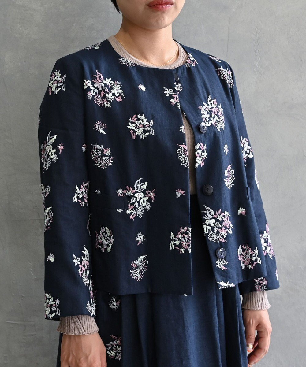 【ムーク/muuc】の〈コットン×リネン〉〈高品質なドライタッチ生地〉〈遠州織物の工場で織られた上質なコットン生地〉野小花刺繍 ノーカラージャケット インテリア・キッズ・メンズ・レディースファッション・服の通販 founy(ファニー) ファッション Fashion レディースファッション Fashion for Women アウター Coat / Outerwear Collection レディースジャケット・軽アウター Jackets ノーカラージャケット / シンプル上品コーデ Collarless Jackets キャンバス Canvas, Canvas Fabric ショート Short, Short Length シンプル Simple, Minimal ジャケット Jacket, Outerwear 定番 Standard, Basic Item 手編み Hand-Knitted, Handmade Knit 人気 Popular, Best Seller パターン Pattern, Design Print リネン Linen, Linen Fabric A/W・秋冬 Autumn/Winter S/S・春夏 SS, Spring/Summer, Warm Season 再入荷 Restock / Back in Stock 夏 Summer エレガント 上品 Elegant ネイビー|ID: prp329100004657312 ipo3291000000034277013