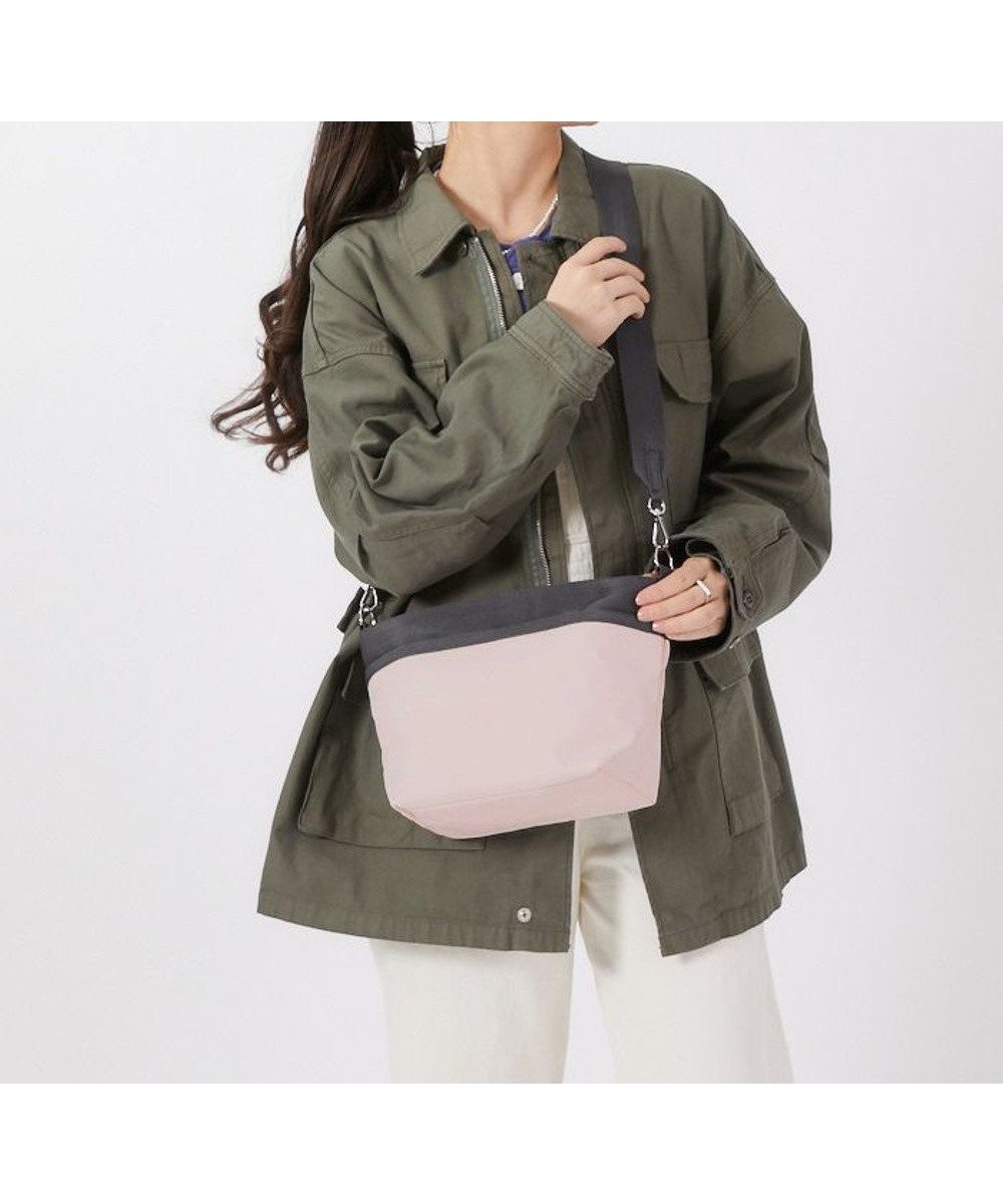 【レスポートサック/LeSportsac】のSMALL BUCKET BAG/ピーチブラッシュ/サンダー 人気、トレンドファッション・服の通販 founy(ファニー) 　ファッション　Fashion　レディースファッション　Fashion for Women　アウトドア　Outdoor Clothing　軽量　Lightweight, Ultra Light　ショルダー　Shoulder, Shoulder Strap　スポーツ　Sports, Activewear　財布　Wallet, Purse　トラベル　Travel, Travel Gear　人気　Popular, Best Seller　ピーチ　Peach, Soft Touch　プリント　Print, Printed Pattern　ポケット　Pocket, Pocket Detail　無地　Plain, Solid Color　おすすめ　Recommended / Our Picks　旅行　Travel　ギフト プレゼント　Gift / Present　 other-1|ID: prp329100004657564 ipo3291000000033708493