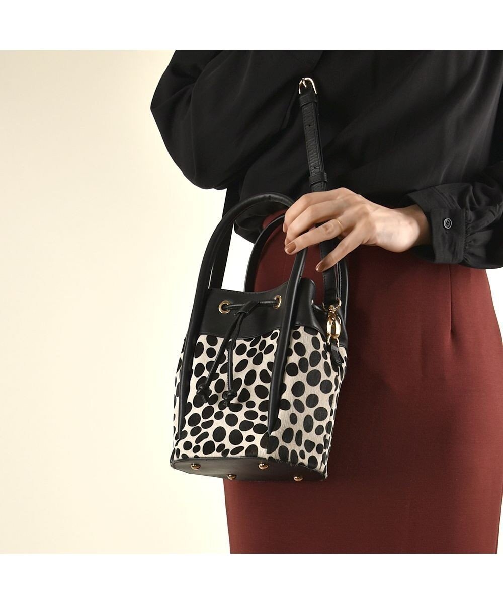 【ラ バガジェリー/LA BAGAGERIE】のカウヘアー2WAYバケットバッグ インテリア・キッズ・メンズ・レディースファッション・服の通販 founy(ファニー) 　ファッション　Fashion　レディースファッション　Fashion for Women　バッグ　Bags　トレンド　Trend, Trending Now　ポケット　Pocket, Pocket Detail　レオパード　Leopard, Animal Print　人気　Popular, Best Seller　ダルメシアン|ID: prp329100004657614 ipo3291000000034484607