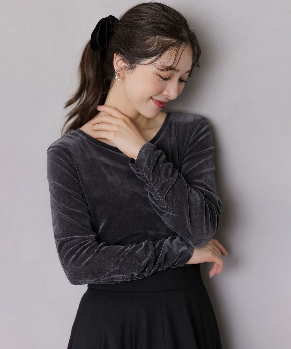 【組曲/KUMIKYOKU】のチュールフロッキー カットソー インテリア・キッズ・メンズ・レディースファッション・服の通販 founy(ファニー) 　ファッション　Fashion　レディースファッション　Fashion for Women　トップス・カットソー　Cut & Sew Tops　シャツ・ブラウス・オフィスカジュアル　Elegant Blouses & Button-Ups　ロングTシャツ・Tシャツ　Longline T-Shirts & Tees　カットソー・ベーシックTシャツ　Cut-and-Sewn Tops / Stretch Tees & Basics　インナー　Innerwear　カットソー　Cut and Sewn Top　ギャザー　Gathered, Ruffled　センター　Center, Center Line　チュール　Tulip, Tulip Motif　トレンド　Trend, Trending Now　フラット　Flat, Flat Shoes　ベロア　Velour, Soft Velvet　羽織　Haori, Light Jacket　A/W・秋冬　Autumn/Winter　おすすめ　Recommended / Our Picks　グレー系|ID: prp329100004657709 ipo3291000000033846132