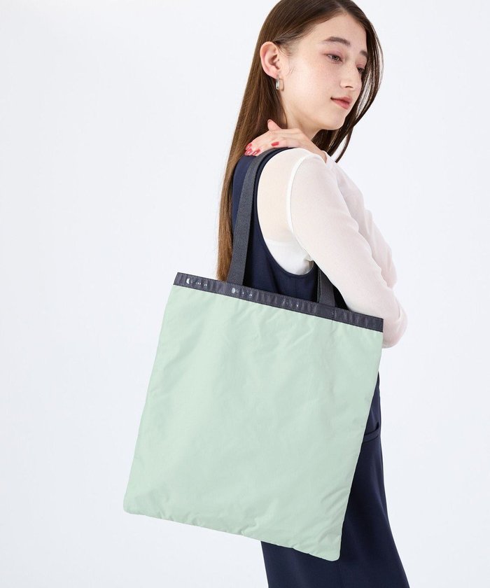 【レスポートサック/LeSportsac】のLARGE EMERALD TOTE/フロスティグリーン/サンダー インテリア・キッズ・メンズ・レディースファッション・服の通販 founy(ファニー) https://founy.com/ ファッション Fashion レディースファッション Fashion for Women バッグ Bags 軽量 Lightweight, Ultra Light シンプル Simple, Minimal スリム Slim, Slim Fit 雑誌 Magazine, Fashion Magazine プリント Print, Printed Pattern ポケット Pocket, Pocket Detail 無地 Plain, Solid Color おすすめ Recommended / Our Picks エレガント 上品 Elegant ビジネス 仕事 通勤 Business / Work / Commuting |ID: prp329100004658685 ipo3291000000033717484