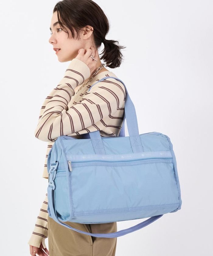 【レスポートサック/LeSportsac】のDELUXE MED WEEKENDER/スレートブルー インテリア・キッズ・メンズ・レディースファッション・服の通販 founy(ファニー) https://founy.com/ ファッション Fashion レディースファッション Fashion for Women アウトドア Outdoor Clothing 軽量 Lightweight, Ultra Light シンプル Simple, Minimal スポーツ Sports, Activewear トラベル Travel, Travel Gear 人気 Popular, Best Seller プリント Print, Printed Pattern ボストンバッグ Boston Bag, Retro Bag ポケット Pocket, Pocket Detail 無地 Plain, Solid Color 旅行 Travel |ID: prp329100004658691 ipo3291000000033717505
