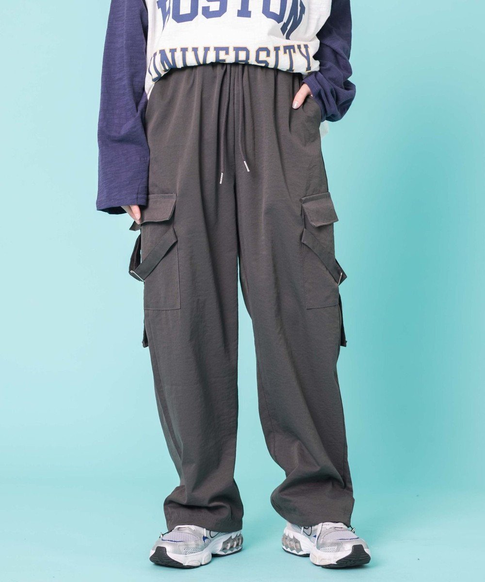 【ウィゴー/WEGO】の【ウエストゴム】サイドベルトカーゴパンツ インテリア・キッズ・メンズ・レディースファッション・服の通販 founy(ファニー) 　ファッション　Fashion　レディースファッション　Fashion for Women　パンツ　Pants & Trousers　ベルト&ウエストマーク　Belts & Waist Accessories　春　Spring　秋　Autumn　カーゴパンツ　Cargo Pants, Utility Pants　ショート　Short, Short Length　シンプル　Simple, Minimal　スマホ　Smartphone, Mobile Device　ドローコード　Drawcord, Drawstring Cord　ポケット　Pocket, Pocket Detail　ワイド　Wide, Wide Fit　冬　Winter / This Winter　S/S・春夏　SS, Spring/Summer, Warm Season　プチプライス・低価格　Affordable / Budget Price　おすすめ　Recommended / Our Picks　夏　Summer　ブラック中濃色|ID: prp329100004658801 ipo3291000000033718182
