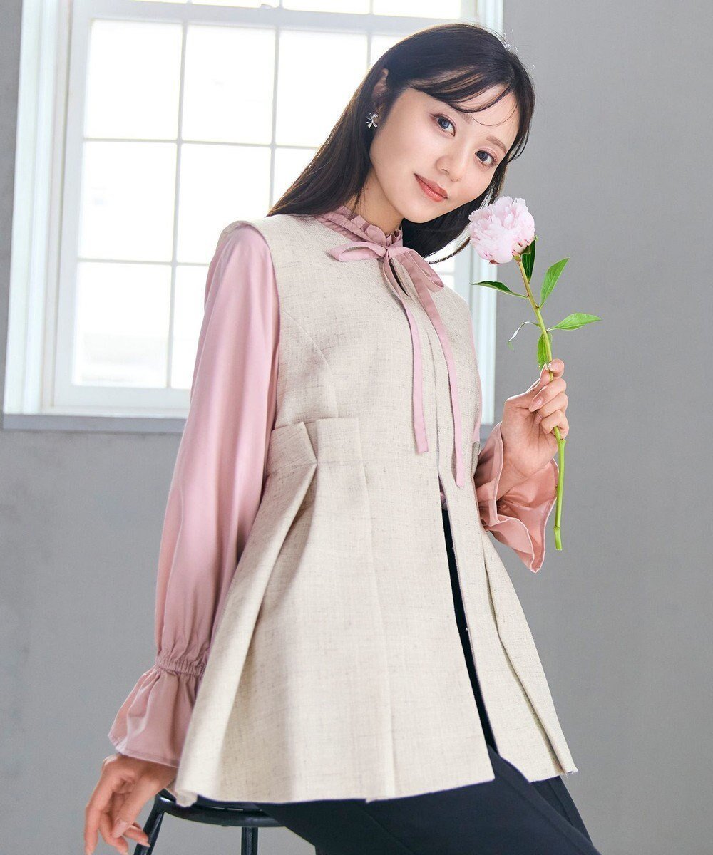 【フェルゥ/Feroux】の【洗える】ペプラム タックジレ インテリア・キッズ・メンズ・レディースファッション・服の通販 founy(ファニー) 　ファッション　Fashion　レディースファッション　Fashion for Women　アウター　Coat / Outerwear Collection　トップス・カットソー　Cut & Sew Tops　ベスト&ジレ / 重ね着スタイル　Vests & Gilets　ツイード　Twill, Twill Weave　フェミニン　Feminine, Girly　フロント　Front, Front Design　ベスト　Vest, Waistcoat　ベーシック　Basic, Essential　ペプラム　Peplum, Flared Hem　ボトム　Bottoms, Lower Wear　エレガント 上品　Elegant　今季　This Season, Current Season　洗える　Machine Washable　A/W・秋冬　Autumn/Winter　ベージュ系|ID: prp329100004658976 ipo3291000000033719364