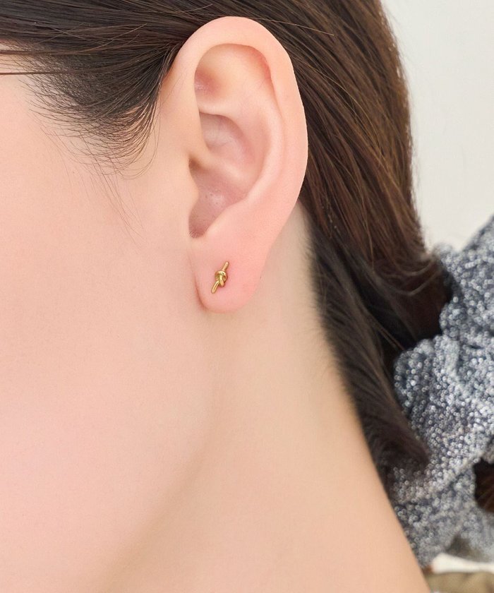【フィービィー/phoebe】の【金属アレルギー対応】プチノットピアス ゴールド/サージカルステンレス インテリア・キッズ・メンズ・レディースファッション・服の通販 founy(ファニー) https://founy.com/ ファッション Fashion レディースファッション Fashion for Women おすすめ Recommended / Our Picks アクセサリー Fashion Accessories メタル Metal, Metal Parts モチーフ Motif, Design Theme |ID: prp329100004659086 ipo3291000000033720036