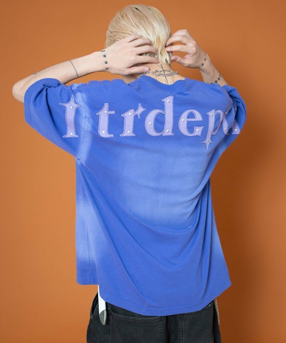 【ウィゴー/WEGO】の【ユニセックス着用ITEM】バックスタッズグラフィックT(SS) インテリア・キッズ・メンズ・レディースファッション・服の通販 founy(ファニー) ファッション Fashion レディースファッション Fashion for Women トップス・カットソー Cut & Sew Tops シャツ・ブラウス・オフィスカジュアル Elegant Blouses & Button-Ups ロングTシャツ・Tシャツ Longline T-Shirts & Tees カットソー・ベーシックTシャツ Cut-and-Sewn Tops / Stretch Tees & Basics 春 Spring 秋 Autumn カットソー Cut and Sewn Top カーゴパンツ Cargo Pants, Utility Pants グラフィック Graphic, Graphic Design シンプル Simple, Minimal スタッズ Studs, Metal Accents スマホ Smartphone, Mobile Device スラックス Slacks, Dress Pants ダメージ Distressed, Destroyed デニム Denim, Jeans Material トレンド Trend, Trending Now フロント Front, Front Design 半袖 Short Sleeve, Half Sleeve ワイド Wide, Wide Fit ワンポイント One Point, Statement Accent S/S・春夏 SS, Spring/Summer, Warm Season おすすめ Recommended / Our Picks 夏 Summer パープル|ID: prp329100004659274 ipo3291000000033720925