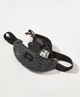 【23区 ゴルフ/NIJYUSANKU GOLF】の【UNISEX】モノグラムボディバッグ ペットボトルも入る!タウンユースにもおすすめ 人気、トレンドファッション・服の通販 founy(ファニー) ファッション Fashion レディースファッション Fashion for Women ポーチ&ミニバッグ Pouches & Mini Bags エレガント 上品 Elegant コンパクト Compact, Small Size スタイリッシュ Stylish, Fashionable ボストンバッグ Boston Bag, Retro Bag ポケット Pocket, Pocket Detail ポーチ Pouch, Small Case ユニセックス Unisex, Genderless おすすめ Recommended / Our Picks ゴルフ Golf |ID:prp329100004659473