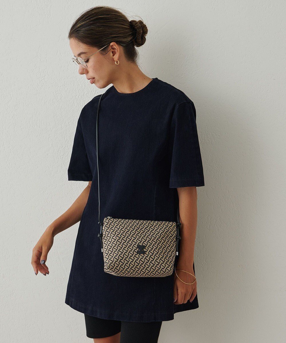 【イアクッチ/IACUCCI】のモノグランマ ポーチSD JACQUARD/RUGA 人気、トレンドファッション・服の通販 founy(ファニー) ファッション Fashion レディースファッション Fashion for Women ポーチ&ミニバッグ Pouches & Mini Bags クラシカル Classical, Vintage-Inspired グラフィック Graphic, Graphic Design コンパクト Compact, Small Size ショルダー Shoulder, Shoulder Strap ジャカード/ジャガード Jacquard, Woven Pattern バランス Balance, Style Balance パッチ Patch, Appliqué ベスト Vest, Waistcoat ポーチ Pouch, Small Case モダン Modern, Contemporary ラップ Wrap, Wrap Design おすすめ Recommended / Our Picks 旅行 Travel ギフト プレゼント Gift / Present other-1|ID: prp329100004659497 ipo3291000000034220425