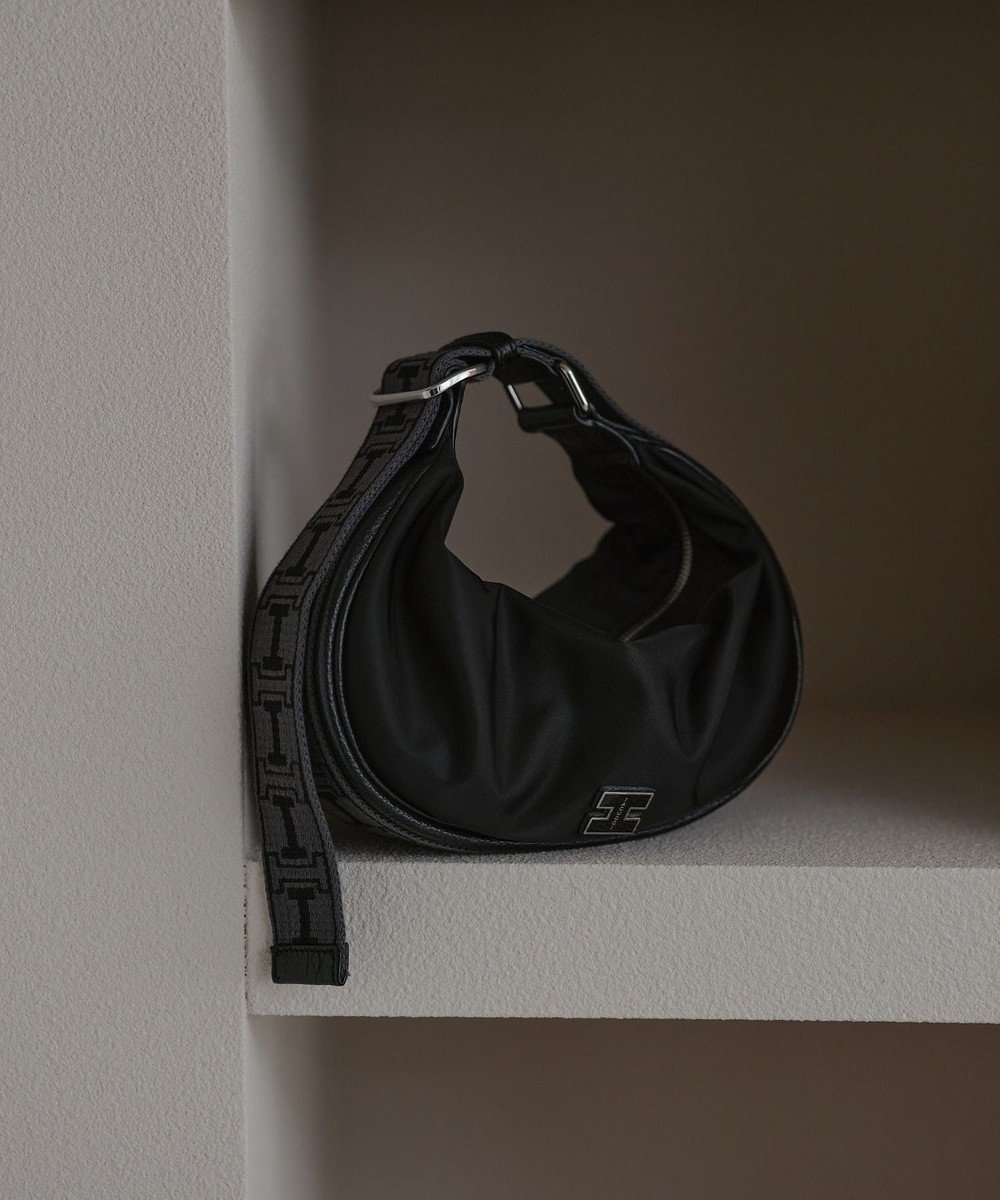 【イアクッチ/IACUCCI】のアーゴ S NYLON/CERVO インテリア・キッズ・メンズ・レディースファッション・服の通販 founy(ファニー) 　ファッション　Fashion　レディースファッション　Fashion for Women　エレガント 上品　Elegant　コンパクト　Compact, Small Size　軽量　Lightweight, Ultra Light　ショルダー　Shoulder, Shoulder Strap　財布　Wallet, Purse　人気　Popular, Best Seller　フォルム　Silhouette, Form　フロント　Front, Front Design　ポーチ　Pouch, Small Case　日傘　Parasol, UV Umbrella　メタル　Metal, Metal Parts　ワンポイント　One Point, Statement Accent　夏　Summer　2024年　2024　2024春夏・S/S　Spring/Summer 2024 SS24　ブラック|ID: prp329100004659520 ipo3291000000033721866