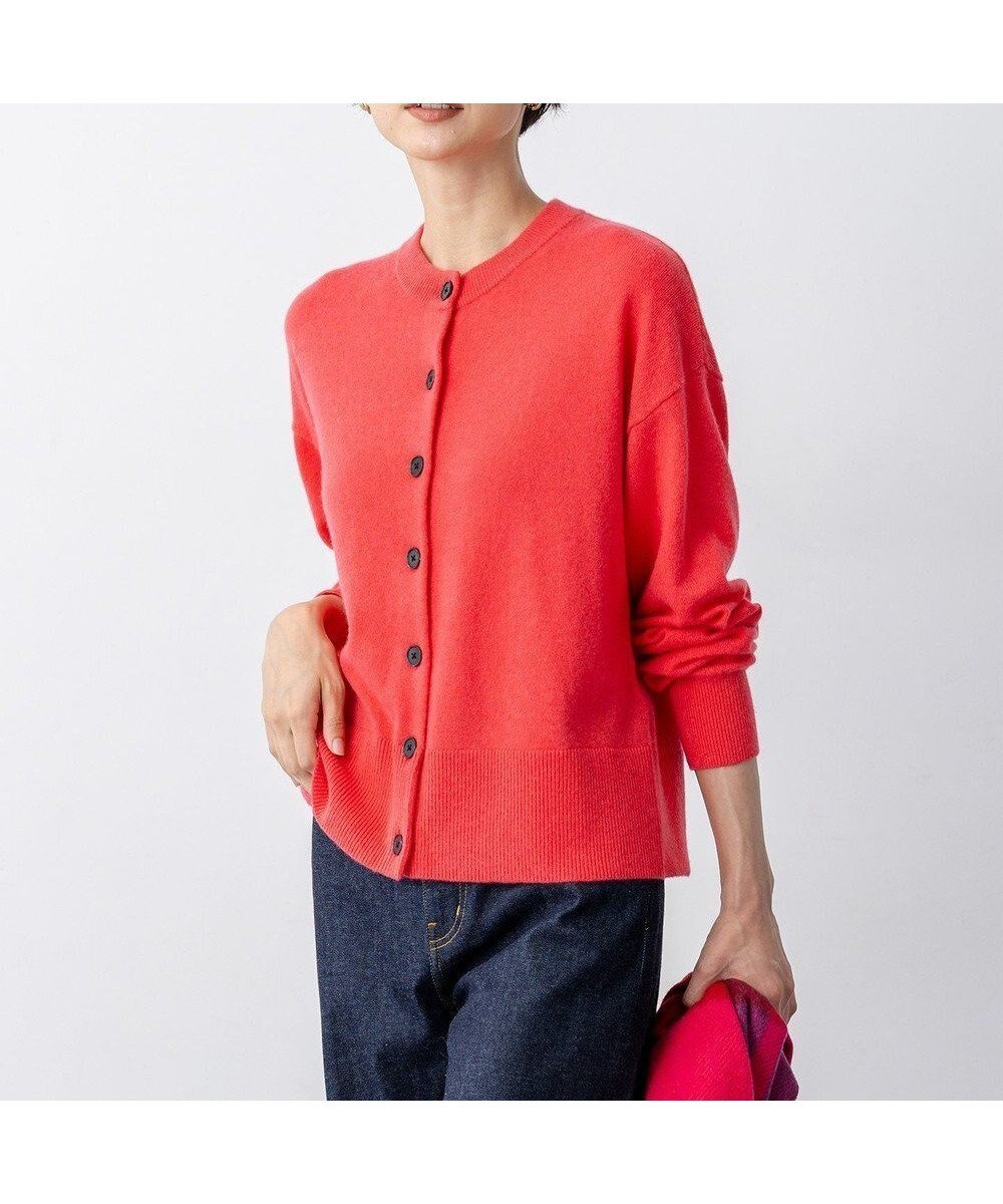 【23区/NIJYUSANKU】の【見上愛さん着用/STORY掲載】ピュアカシミヤ クルーネック カーディガン インテリア・キッズ・メンズ・レディースファッション・服の通販 founy(ファニー) 　雑誌掲載アイテム　Magazine Picks & Fashion Features　ファッション雑誌　Fashion Magazines　ストーリィ　STORY　ファッション　Fashion　レディースファッション　Fashion for Women　トップス・カットソー　Cut & Sew Tops　カーディガン・羽織り　Layered Style Cardigans　イエロー　Yellow　インナー　Innerwear　オレンジ　Orange　カーディガン　Cardigan, Knitwear　12月号　December Issue　シンプル　Simple, Minimal　雑誌　Magazine, Fashion Magazine　タートルネック　Turtleneck, High Neck　バランス　Balance, Style Balance　モダン　Modern, Contemporary　A/W・秋冬　Autumn/Winter　冬　Winter / This Winter　おすすめ　Recommended / Our Picks　エレガント 上品　Elegant　2025年　2025　2025-2026秋冬・A/W　Autumn/Winter 2025–26 AW25–26　オレンジ系|ID: prp329100004659554 ipo3291000000033721985