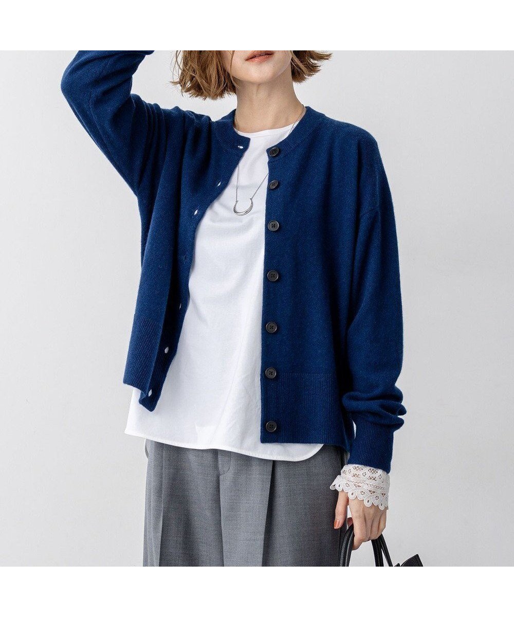 【23区/NIJYUSANKU】の【見上愛さん着用/STORY掲載】ピュアカシミヤ クルーネック カーディガン インテリア・キッズ・メンズ・レディースファッション・服の通販 founy(ファニー) 　雑誌掲載アイテム　Magazine Picks & Fashion Features　ファッション雑誌　Fashion Magazines　ストーリィ　STORY　ファッション　Fashion　レディースファッション　Fashion for Women　トップス・カットソー　Cut & Sew Tops　カーディガン・羽織り　Layered Style Cardigans　イエロー　Yellow　インナー　Innerwear　オレンジ　Orange　カーディガン　Cardigan, Knitwear　12月号　December Issue　シンプル　Simple, Minimal　雑誌　Magazine, Fashion Magazine　タートルネック　Turtleneck, High Neck　バランス　Balance, Style Balance　モダン　Modern, Contemporary　A/W・秋冬　Autumn/Winter　冬　Winter / This Winter　おすすめ　Recommended / Our Picks　エレガント 上品　Elegant　2025年　2025　2025-2026秋冬・A/W　Autumn/Winter 2025–26 AW25–26　ブルー系|ID: prp329100004659554 ipo3291000000033721992