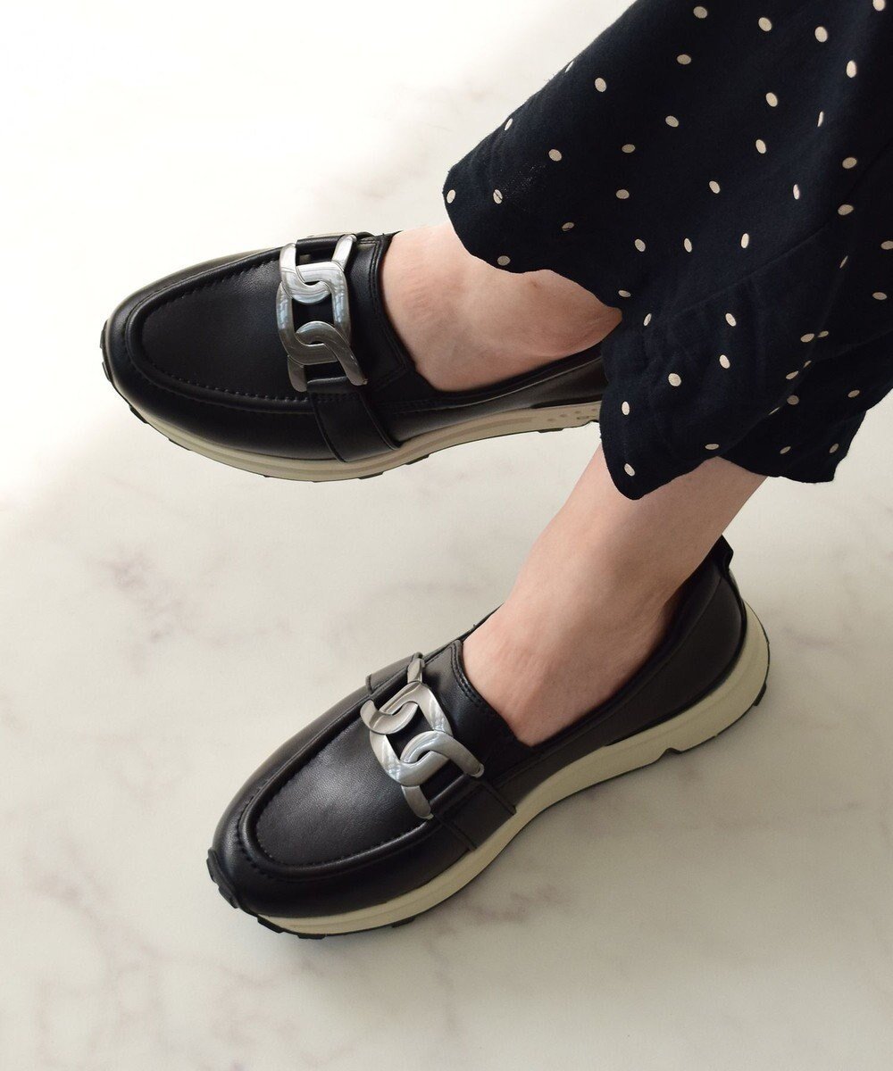 【インター ショシュール/INTER-CHAUSSURES】の【BUSSOLA】メタル飾り撥水ローファースニーカー 人気、トレンドファッション・服の通販 founy(ファニー) 　ファッション　Fashion　レディースファッション　Fashion for Women　クッション　Cushion, Throw Pillow　抗菌　Antibacterial, Bacteria-Resistant　スニーカー　Sneakers, Trainers　バランス　Balance, Style Balance　メタル　Metal, Metal Parts　ライニング　Inner Lining, Inner Fabric, Lined　ラバー　Rubber, Rubber Sole　旅行　Travel　ビジネス 仕事 通勤　Business / Work / Commuting　 other-1|ID: prp329100004659563 ipo3291000000033881644