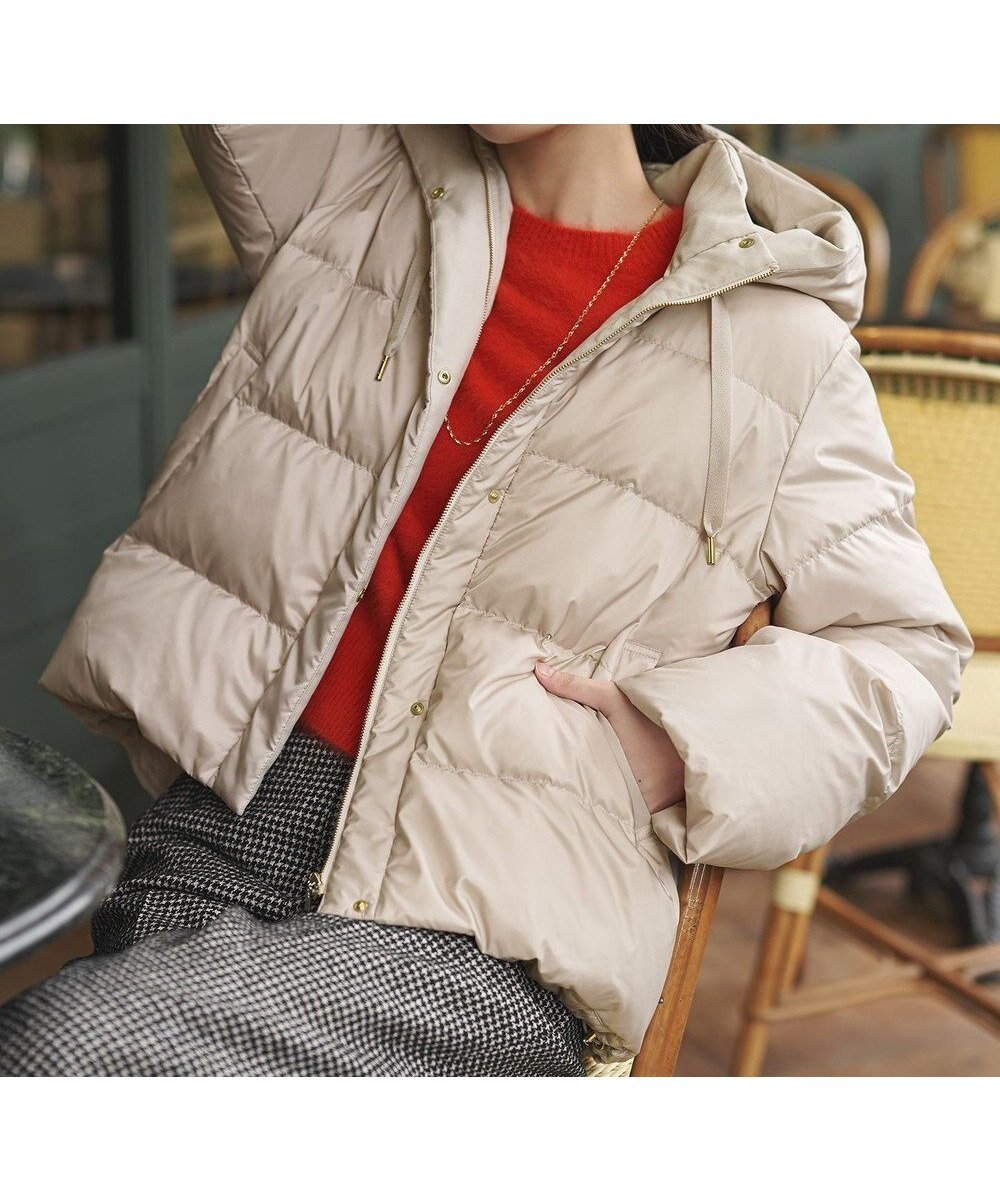 【23区/NIJYUSANKU】の【見上愛さん着用/VERY12月号掲載】シレータフタ コンパクト ダウンコート インテリア・キッズ・メンズ・レディースファッション・服の通販 founy(ファニー) 雑誌掲載アイテム Magazine Picks & Fashion Features ファッション雑誌 Fashion Magazines ヴェリィ VERY ファッション Fashion レディースファッション Fashion for Women アウター Coat / Outerwear Collection コート・ロングコート・ピーコート Long Coats, Peacoats & More レディースジャケット・軽アウター Jackets ダウンジャケット・軽量ダウン Warm & Lightweight Down Jackets 洗える Machine Washable コンパクト Compact, Small Size 軽量 Lightweight, Ultra Light 12月号 December Issue ショート Short, Short Length ジャケット Jacket, Outerwear 雑誌 Magazine, Fashion Magazine タフタ Taffeta, Structured Fabric ダウン Down, Puffer ハイネック High Neck, Mock Neck バランス Balance, Style Balance フェザー Feather, Feather Detail フロント Front, Front Design A/W・秋冬 Autumn/Winter 冬 Winter / This Winter エレガント 上品 Elegant 2025年 2025 2025-2026秋冬・A/W Autumn/Winter 2025–26 AW25–26 ベージュ系|ID: prp329100004659613 ipo3291000000034414195