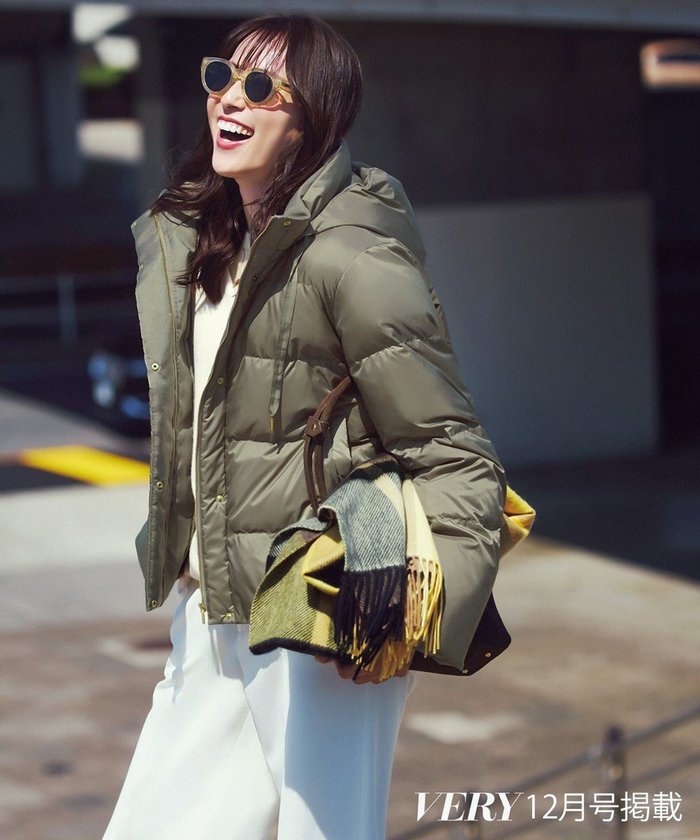 【23区/NIJYUSANKU】の【見上愛さん着用/VERY12月号掲載】シレータフタ コンパクト ダウンコート インテリア・キッズ・メンズ・レディースファッション・服の通販 founy(ファニー) https://founy.com/ 雑誌掲載アイテム Magazine Picks & Fashion Features ファッション雑誌 Fashion Magazines ヴェリィ VERY ファッション Fashion レディースファッション Fashion for Women アウター Coat / Outerwear Collection コート・ロングコート・ピーコート Long Coats, Peacoats & More レディースジャケット・軽アウター Jackets ダウンジャケット・軽量ダウン Warm & Lightweight Down Jackets 洗える Machine Washable コンパクト Compact, Small Size 軽量 Lightweight, Ultra Light 12月号 December Issue ショート Short, Short Length ジャケット Jacket, Outerwear 雑誌 Magazine, Fashion Magazine タフタ Taffeta, Structured Fabric ダウン Down, Puffer ハイネック High Neck, Mock Neck バランス Balance, Style Balance フェザー Feather, Feather Detail フロント Front, Front Design A/W・秋冬 Autumn/Winter 冬 Winter / This Winter エレガント 上品 Elegant 2025年 2025 2025-2026秋冬・A/W Autumn/Winter 2025–26 AW25–26 |ID: prp329100004659613 ipo3291000000034497469