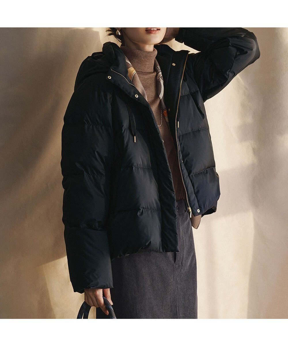 【23区/NIJYUSANKU】の【滝沢眞規子さん着用/VERY掲載】シレータフタ コンパクト ダウンコート インテリア・キッズ・メンズ・レディースファッション・服の通販 founy(ファニー) 　雑誌掲載アイテム　Magazine Picks & Fashion Features　ファッション雑誌　Fashion Magazines　ヴェリィ　VERY　ファッションモデル・俳優・女優　Models　女性　Women　滝沢眞規子　Takizawa Makiko　ファッション　Fashion　レディースファッション　Fashion for Women　アウター　Coat / Outerwear Collection　コート・ロングコート・ピーコート　Long Coats, Peacoats & More　レディースジャケット・軽アウター　Jackets　ダウンジャケット・軽量ダウン　Warm & Lightweight Down Jackets　洗える　Machine Washable　コンパクト　Compact, Small Size　軽量　Lightweight, Ultra Light　12月号　December Issue　ショート　Short, Short Length　ジャケット　Jacket, Outerwear　雑誌　Magazine, Fashion Magazine　タフタ　Taffeta, Structured Fabric　ダウン　Down, Puffer　ハイネック　High Neck, Mock Neck　バランス　Balance, Style Balance　フェザー　Feather, Feather Detail　フロント　Front, Front Design　A/W・秋冬　Autumn/Winter　冬　Winter / This Winter　エレガント 上品　Elegant　2025年　2025　2025-2026秋冬・A/W　Autumn/Winter 2025–26 AW25–26　ネイビー系|ID: prp329100004659613 ipo3291000000034837143