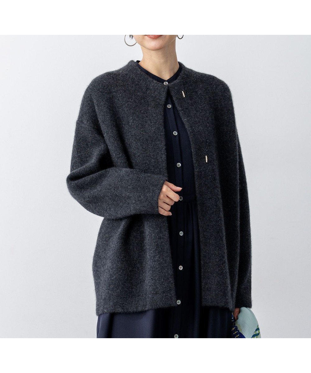 【23区/NIJYUSANKU】の【見上愛さん着用】ラクーンブレンドダブルフェイス ニット アウター インテリア・キッズ・メンズ・レディースファッション・服の通販 founy(ファニー) 　ファッション　Fashion　レディースファッション　Fashion for Women　アウター　Coat / Outerwear Collection　レディースジャケット・軽アウター　Jackets　インナー　Innerwear　カーディガン　Cardigan, Knitwear　コーディガン　Coatigan, Knit Coat　ジャケット　Jacket, Outerwear　ダブル　Double, Double-Breasted　フェイス　Face, Facial Design　ポケット　Pocket, Pocket Detail　A/W・秋冬　Autumn/Winter　冬　Winter / This Winter　エレガント 上品　Elegant　2025年　2025　2025-2026秋冬・A/W　Autumn/Winter 2025–26 AW25–26　グレー系|ID: prp329100004659619 ipo3291000000035710091