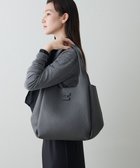 【イアクッチ/IACUCCI】のボルゴ ALCE 人気、トレンドファッション・服の通販 founy(ファニー) ファッション Fashion レディースファッション Fashion for Women バッグ Bags エレガント 上品 Elegant 春 Spring コレクション Collection, Seasonal Line ショルダー Shoulder, Shoulder Strap シンプル Simple, Minimal フォルム Silhouette, Form フロント Front, Front Design ポケット Pocket, Pocket Detail マグネット Magnet, Magnetic Closure ワイド Wide, Wide Fit ワンポイント One Point, Statement Accent S/S・春夏 SS, Spring/Summer, Warm Season 夏 Summer ビジネス 仕事 通勤 Business / Work / Commuting thumbnail グレー|ID: prp329100004659727 ipo3291000000034537749