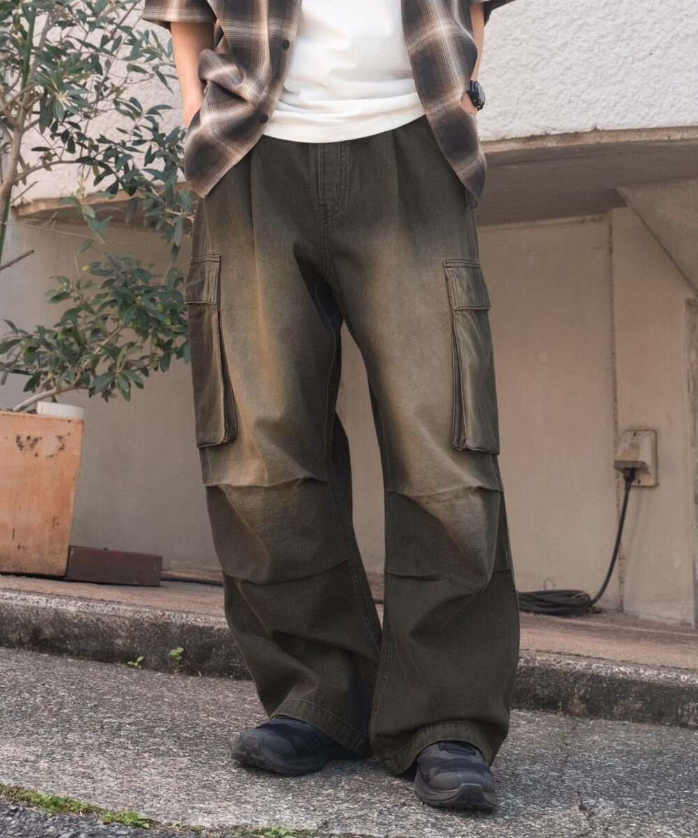 【ウィゴー/WEGO / MEN】のデニムイージーカーゴパンツ インテリア・キッズ・メンズ・レディースファッション・服の通販 founy(ファニー) 　ファッション　Fashion　メンズファッション　Fashion for Men　ボトムス　Bottoms　ヴィンテージ　Vintage Style　春　Spring　カーゴパンツ　Cargo Pants, Utility Pants　カーディガン　Cardigan, Knitwear　スウェット / スエット　Sweatshirt, Sweatwear　スマホ　Smartphone, Mobile Device　チェック　Check, Plaid, Tartan　デニム　Denim, Jeans Material　トレンド　Trend, Trending Now　ドローコード　Drawcord, Drawstring Cord　人気　Popular, Best Seller　ビッグ　Big, Oversized　ブルゾン　Blouson, Bomber Jacket　ポケット　Pocket, Pocket Detail　メンズ　Men's, Menswear　ワイド　Wide, Wide Fit　A/W・秋冬　Autumn/Winter　S/S・春夏　SS, Spring/Summer, Warm Season　おすすめ　Recommended / Our Picks　夏　Summer　デニムブラック|ID: prp329100004659784 ipo3291000000033723308