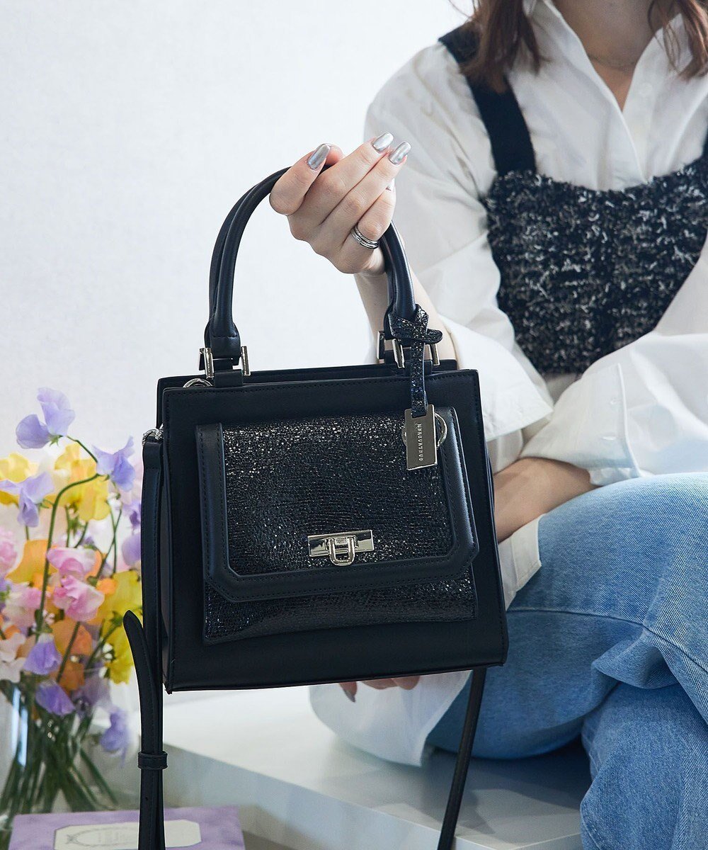 【スタイルコード/STYLE CODE】の【MERCURYDUO/マーキュリーデュオ】メタリッククラック調型押し フラップハンドバッグ インテリア・キッズ・メンズ・レディースファッション・服の通販 founy(ファニー) ファッション Fashion レディースファッション Fashion for Women バッグ Bags シンプル Simple, Minimal スマート Smart, Elegant 財布 Wallet, Purse トレンド Trend, Trending Now フラップ Flap, Flap Pocket ボックス Boxy, Box Shape メタリック Metallic, Shiny Finish ラップ Wrap, Wrap Design リップ Lip, Lip Motif 再入荷 Restock / Back in Stock 旅行 Travel エレガント 上品 Elegant 2025年 2025 2025春夏・S/S Spring/Summer 2025 SS25 ブラック|ID: prp329100004660564 ipo3291000000034178023
