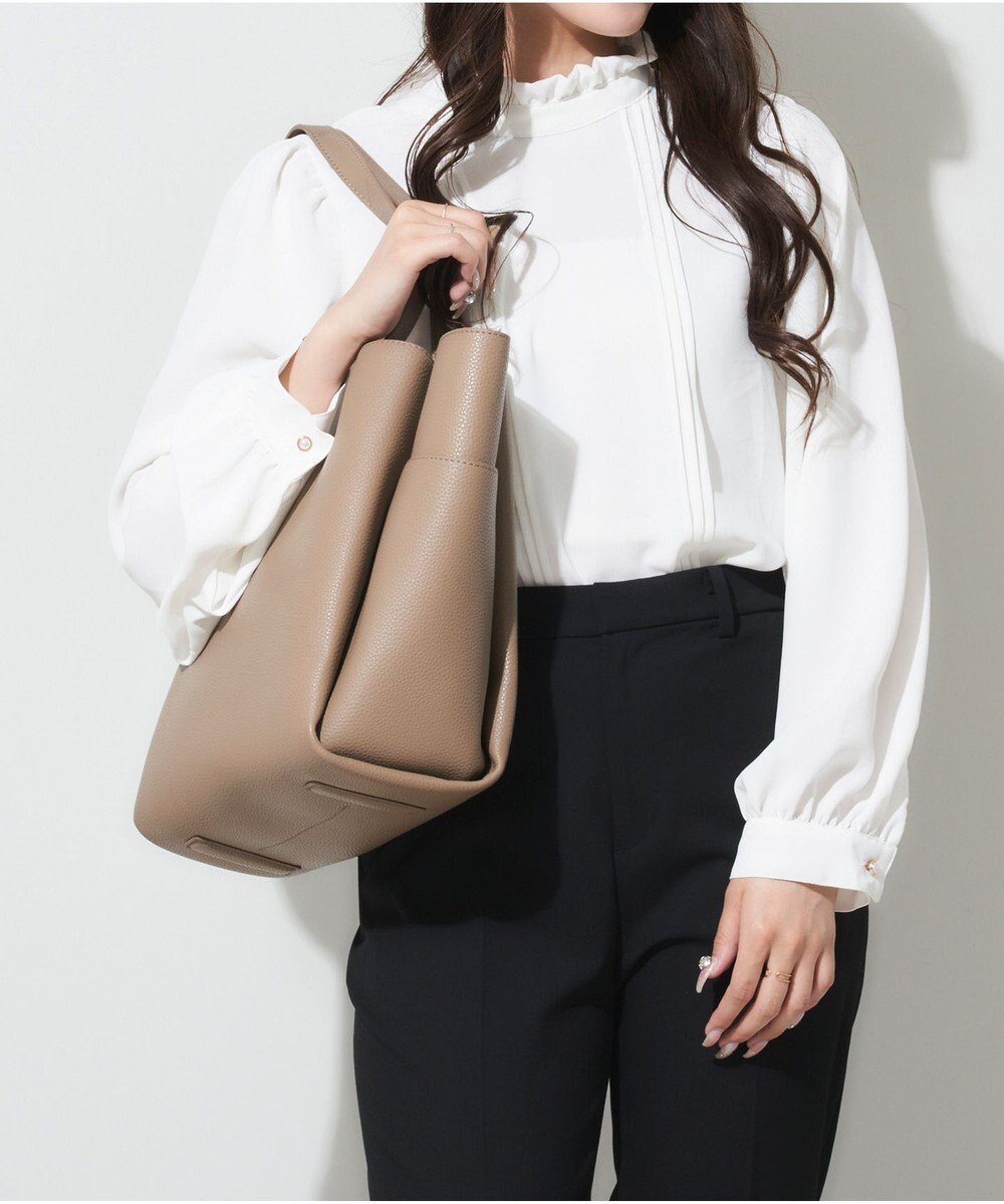 【ラ バガジェリー/LA BAGAGERIE】の【MONICA】収納いっぱいA4トート インテリア・キッズ・メンズ・レディースファッション・服の通販 founy(ファニー) ファッション Fashion レディースファッション Fashion for Women バッグ Bags おすすめ Recommended / Our Picks シンプル Simple, Minimal スマート Smart, Elegant ポケット Pocket, Pocket Detail ビジネス 仕事 通勤 Business / Work / Commuting グレー|ID: prp329100004660725 ipo3291000000034202675