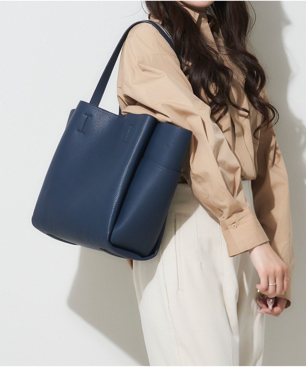 【ラ バガジェリー/LA BAGAGERIE】の【MONICA】収納いっぱいA4トート インテリア・キッズ・メンズ・レディースファッション・服の通販 founy(ファニー) ファッション Fashion レディースファッション Fashion for Women バッグ Bags おすすめ Recommended / Our Picks シンプル Simple, Minimal スマート Smart, Elegant ポケット Pocket, Pocket Detail ビジネス 仕事 通勤 Business / Work / Commuting ネイビー|ID: prp329100004660725 ipo3291000000034202683