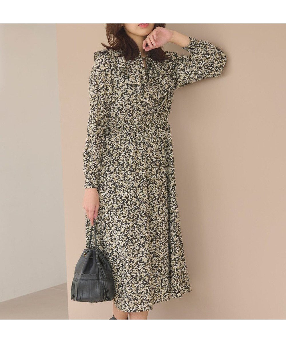 【フェルゥ/Feroux】の【洗える】フラワープリントラッフル ワンピース インテリア・キッズ・メンズ・レディースファッション・服の通販 founy(ファニー) ファッション Fashion レディースファッション Fashion for Women ワンピース Dresses カーディガン Cardigan, Knitwear シャーリング Shirring, Ruched フェミニン Feminine, Girly フラット Flat, Flat Shoes フロント Front, Front Design ラッフル Ruffle, Frill 洗える Machine Washable A/W・秋冬 Autumn/Winter ブラック系2|ID: prp329100004660729 ipo3291000000034308880