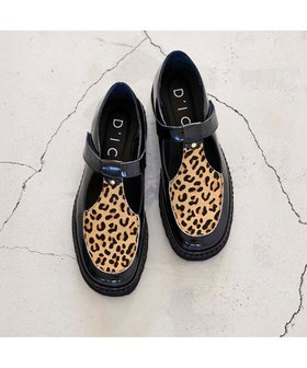 【モード エ ジャコモ/MODE ET JACOMO】のD ICI Tストラップローファー 人気、トレンドファッション・服の通販 founy(ファニー) ファッション Fashion レディースファッション Fashion for Women 軽量 Lightweight, Ultra Light シンプル Simple, Minimal ストラップシューズ Strap Shoes, Mary Janes ソックス Socks, Hosiery タイツ Tights, Legwear 人気 Popular, Best Seller フォルム Silhouette, Form プラット Platform, Platform Shoes ラップ Wrap, Wrap Design レオパード Leopard, Animal Print A/W・秋冬 Autumn/Winter 新作・新入荷 New Arrivals / New In 旅行 Travel エレガント 上品 Elegant ビジネス 仕事 通勤 Business / Work / Commuting |ID:prp329100004660851