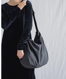 【アトリエヌウ/Atelier nuu】の【予約商品/新商品】ssent トートショルダー 人気、トレンドファッション・服の通販 founy(ファニー) ファッション Fashion レディースファッション Fashion for Women バッグ Bags コンビ Combo, Combination Style 傘 Umbrella, Parasol ショルダー Shoulder, Shoulder Strap シンプル Simple, Minimal スマホ Smartphone, Mobile Device 財布 Wallet, Purse ドレープ Drape, Draping Fabric ハンカチ Handkerchief, Hanky バランス Balance, Style Balance フェミニン Feminine, Girly ポケット Pocket, Pocket Detail ポーチ Pouch, Small Case 新作・新入荷 New Arrivals / New In おすすめ Recommended / Our Picks iPhone アイフォーン iPhone ビジネス 仕事 通勤 Business / Work / Commuting |ID:prp329100004660875