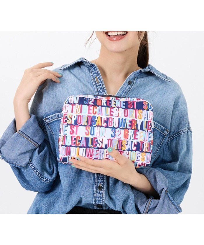 【レスポートサック/LeSportsac】のEXTRA LARGE RECTANGULAR COSMETIC/ダウンタウンNYC インテリア・キッズ・メンズ・レディースファッション・服の通販 founy(ファニー) https://founy.com/ ファッション Fashion レディースファッション Fashion for Women ミニ財布・二つ折り財布 Wallets & Card Cases ポーチ&ミニバッグ Pouches & Mini Bags 新作・新入荷 New Arrivals / New In おすすめ Recommended / Our Picks カラフル Colorful Design ダウン Down, Puffer ダブル Double, Double-Breasted プリント Print, Printed Pattern ポケット Pocket, Pocket Detail ポーチ Pouch, Small Case モダン Modern, Contemporary 手帳 Planner, Notebook 旅行 Travel 財布 Wallet, Purse |ID: prp329100004661119 ipo3291000000033729795