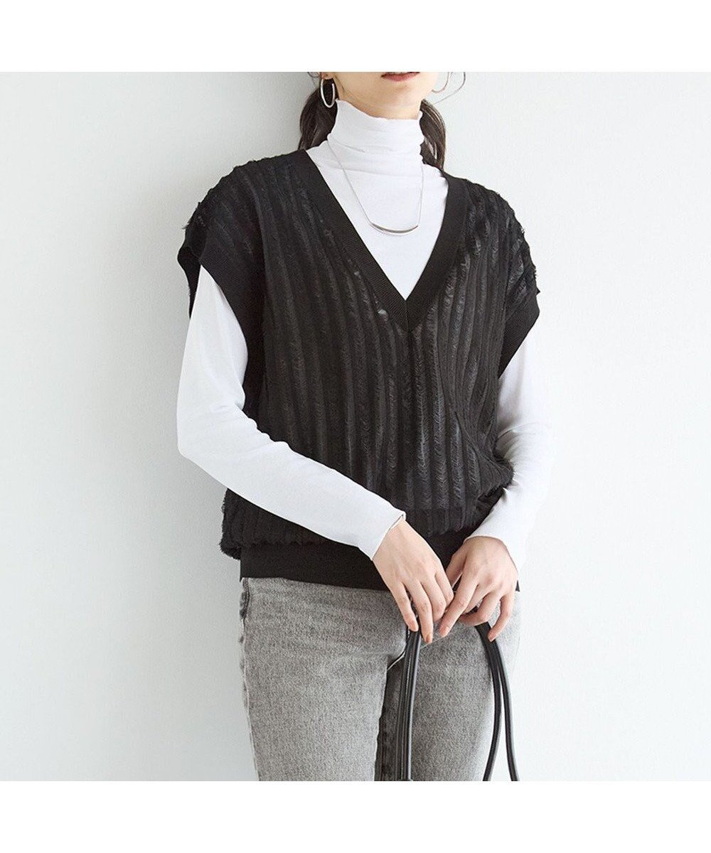【23区/NIJYUSANKU】の【SLOW/一部店舗限定】フリンジニット ジレ インテリア・キッズ・メンズ・レディースファッション・服の通販 founy(ファニー) 　ファッション　Fashion　レディースファッション　Fashion for Women　アウター　Coat / Outerwear Collection　トップス・カットソー　Cut & Sew Tops　ニット　Knit Tops & Sweaters　ベスト&ジレ / 重ね着スタイル　Vests & Gilets　秋　Autumn　カットソー　Cut and Sewn Top　シアー　Sheer, See-Through　セーター　Sweater, Knitwear　タートルネック　Turtleneck, High Neck　ノースリーブ　Sleeveless, No-Sleeve　フリンジ　Fringe, Tassel　ブラウジング　Blouson Silhouette, Cinched Waist　リラックス　Relax, Relaxed Fit　A/W・秋冬　Autumn/Winter　新作・新入荷　New Arrivals / New In　2025年　2025　2025-2026秋冬・A/W　Autumn/Winter 2025–26 AW25–26　ブラック系|ID: prp329100004661144 ipo3291000000033729984