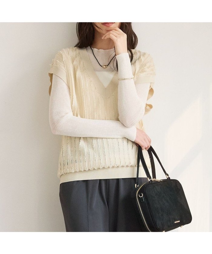 【23区/NIJYUSANKU】の【SLOW/一部店舗限定】フリンジニット ジレ インテリア・キッズ・メンズ・レディースファッション・服の通販 founy(ファニー) https://founy.com/ ファッション Fashion レディースファッション Fashion for Women アウター Coat / Outerwear Collection トップス・カットソー Cut & Sew Tops ニット Knit Tops & Sweaters ベスト&ジレ / 重ね着スタイル Vests & Gilets 秋 Autumn カットソー Cut and Sewn Top シアー Sheer, See-Through セーター Sweater, Knitwear タートルネック Turtleneck, High Neck ノースリーブ Sleeveless, No-Sleeve フリンジ Fringe, Tassel ブラウジング Blouson Silhouette, Cinched Waist リラックス Relax, Relaxed Fit A/W・秋冬 Autumn/Winter 2025年 2025 2025-2026秋冬・A/W Autumn/Winter 2025–26 AW25–26 |ID: prp329100004661144 ipo3291000000035712133