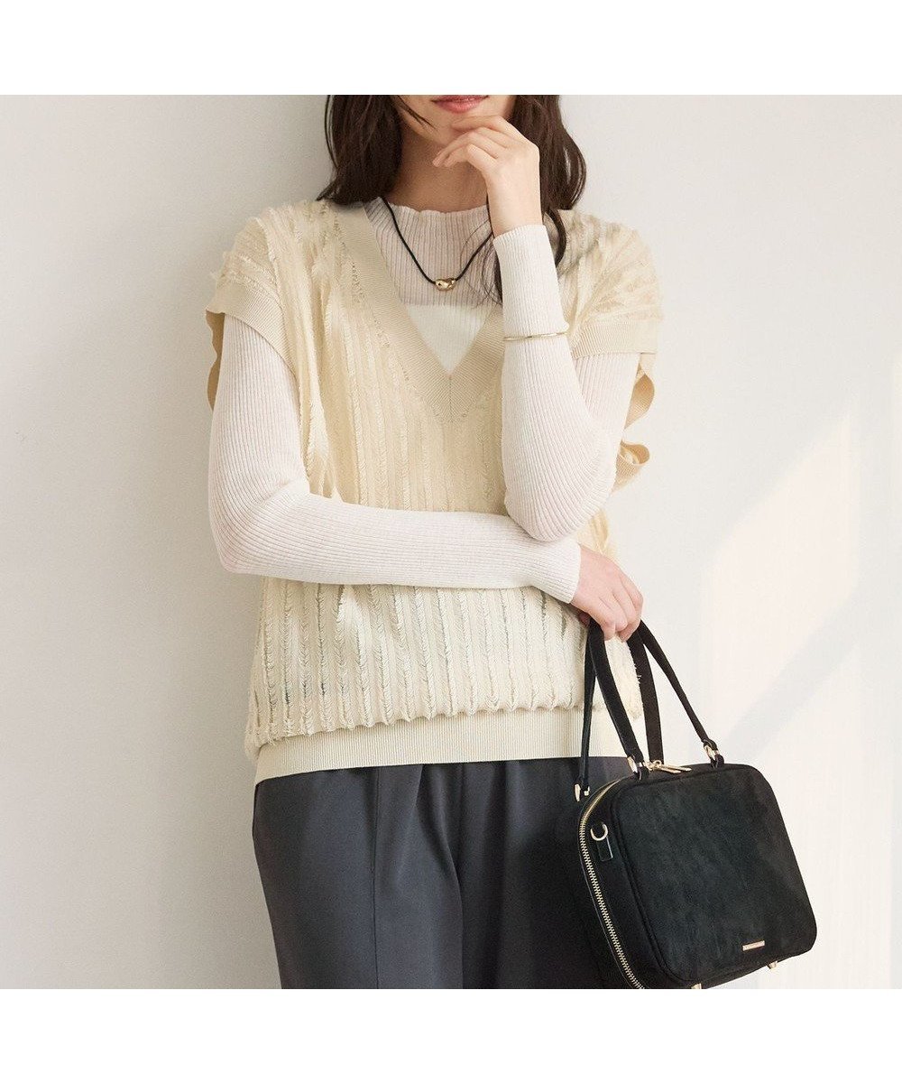 【23区/NIJYUSANKU】の【SLOW/一部店舗限定】フリンジニット ジレ 人気、トレンドファッション・服の通販 founy(ファニー) ファッション Fashion レディースファッション Fashion for Women アウター Coat / Outerwear Collection トップス・カットソー Cut & Sew Tops ニット Knit Tops & Sweaters ベスト&ジレ / 重ね着スタイル Vests & Gilets 秋 Autumn カットソー Cut and Sewn Top シアー Sheer, See-Through セーター Sweater, Knitwear タートルネック Turtleneck, High Neck ノースリーブ Sleeveless, No-Sleeve フリンジ Fringe, Tassel ブラウジング Blouson Silhouette, Cinched Waist リラックス Relax, Relaxed Fit A/W・秋冬 Autumn/Winter 2025年 2025 2025-2026秋冬・A/W Autumn/Winter 2025–26 AW25–26 other-1|ID: prp329100004661144 ipo3291000000035712133